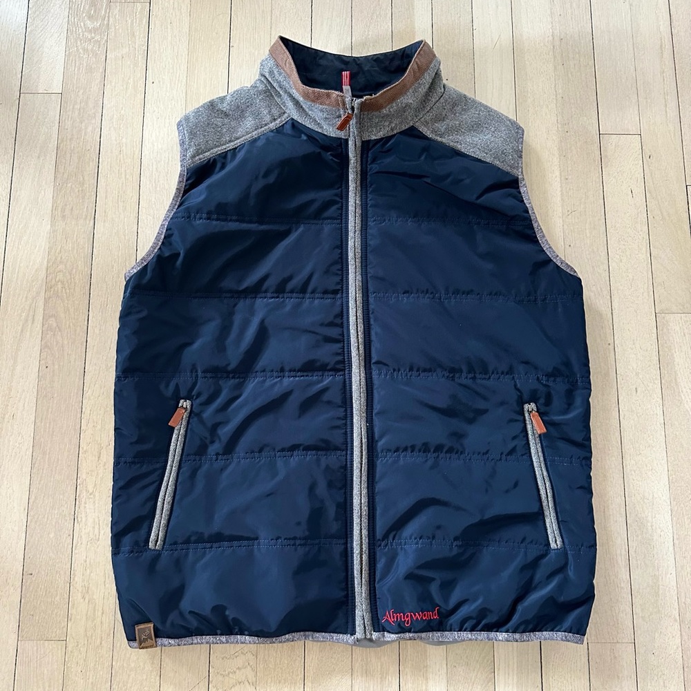 Men’s Almgwand navy gray and leather trim quilted vest, size L